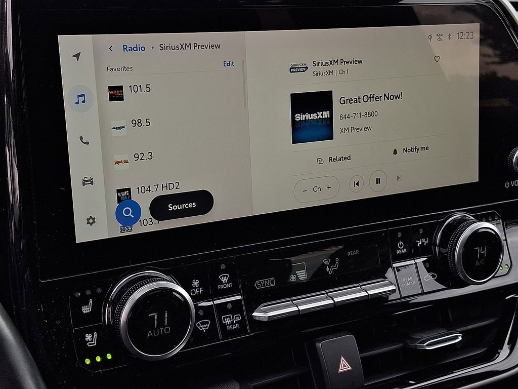 Used 2023 Toyota Highlander Limited image 14