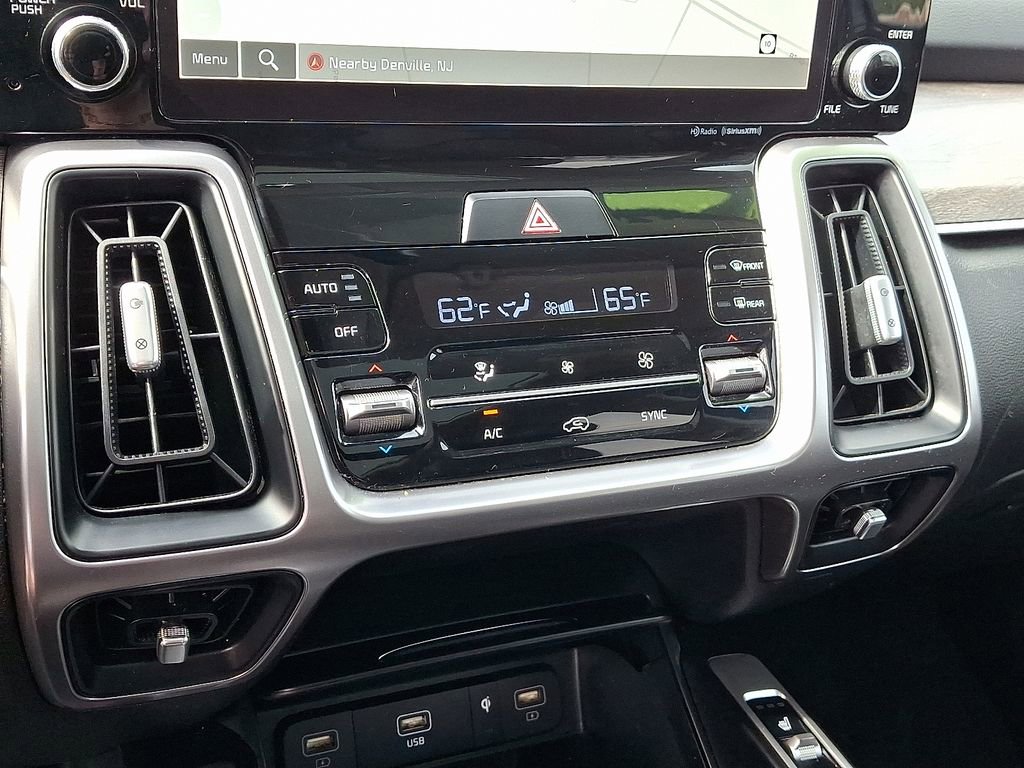 Used 2023 Kia Sorento EX w/ Panoramic Sunroof Package FWD image 17