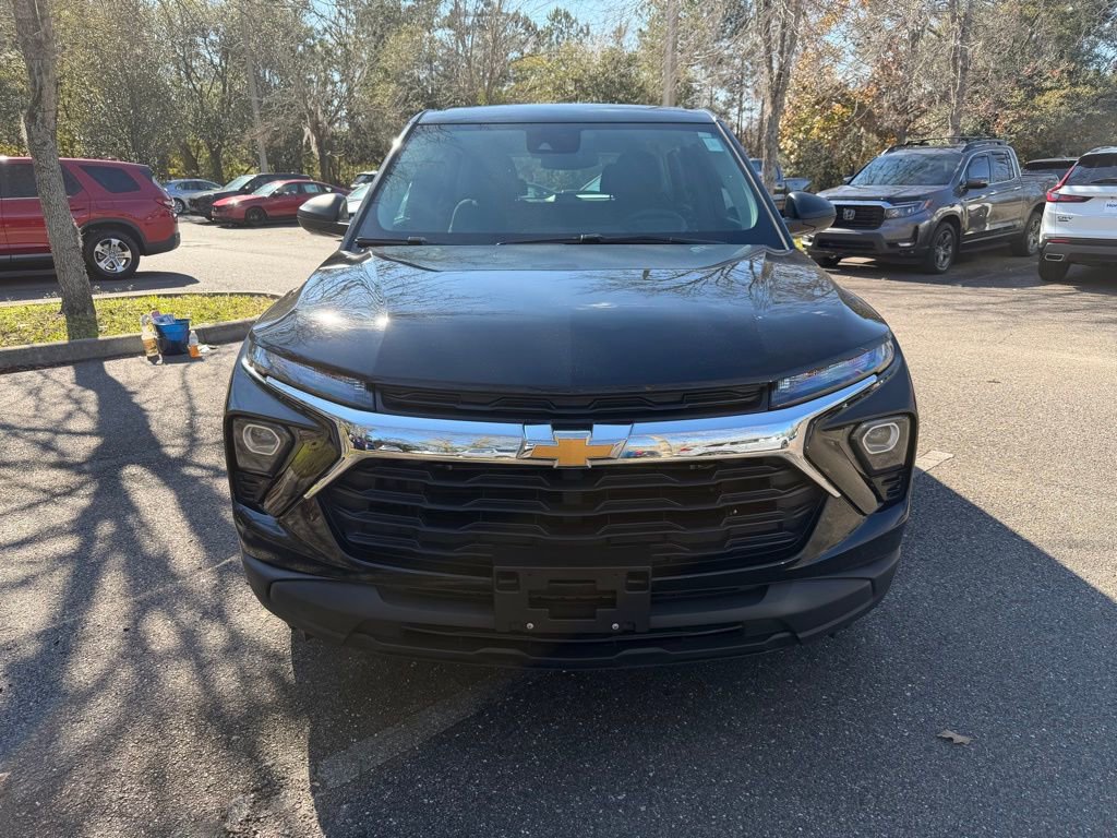 Used 2024 Chevrolet TrailBlazer LS image 2