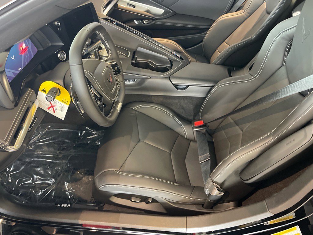 New 2025 Chevrolet Corvette E-Ray image 9