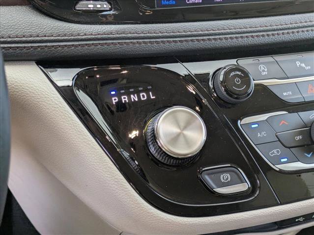 Used 2020 Chrysler Pacifica Limited FWD image 12