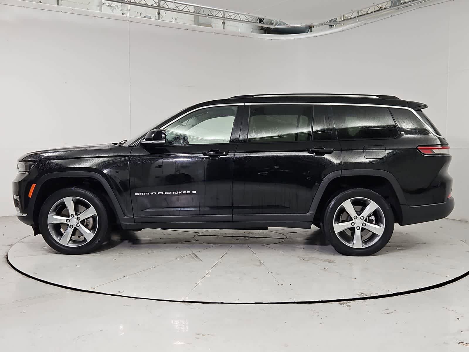 Used 2021 Jeep Grand Cherokee L Limited AWD/4WD image 3