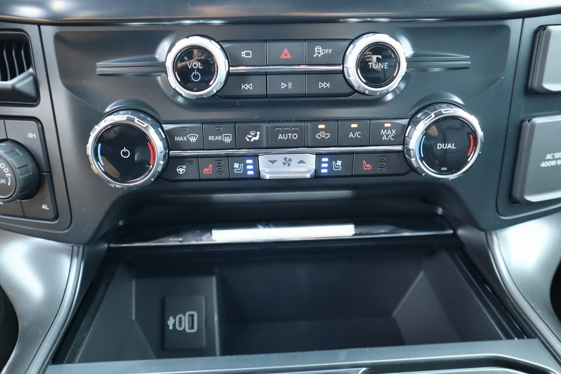 New 2025 Ford F150 Lariat w/ FX4 Off-Road Package image 7