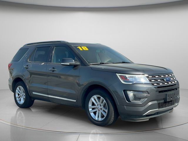 Used 2016 Ford Explorer XLT w/ Equipment Group 201A image 8