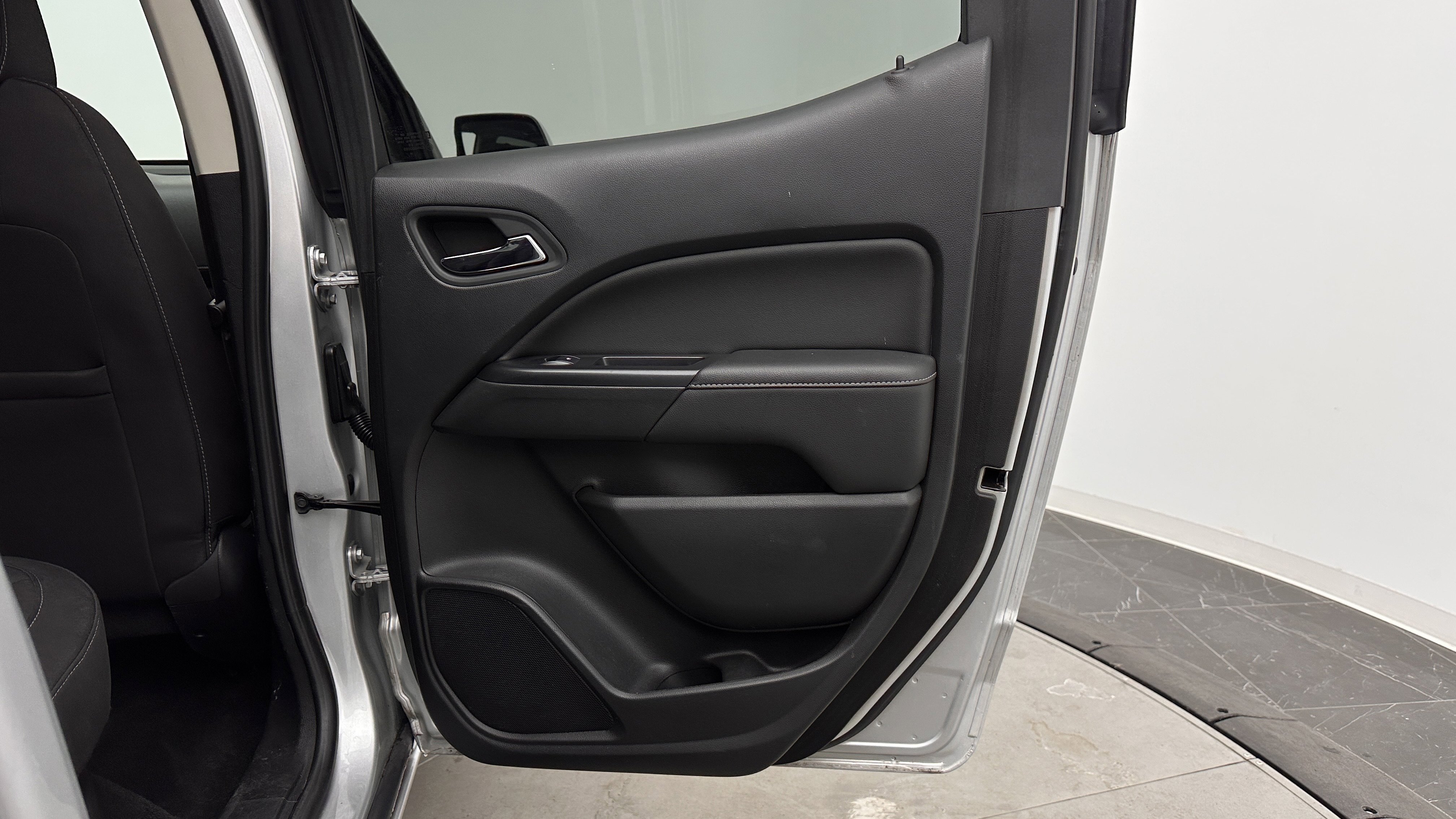 Used 2018 GMC Canyon SLE w/ SLE Convenience Package image 29