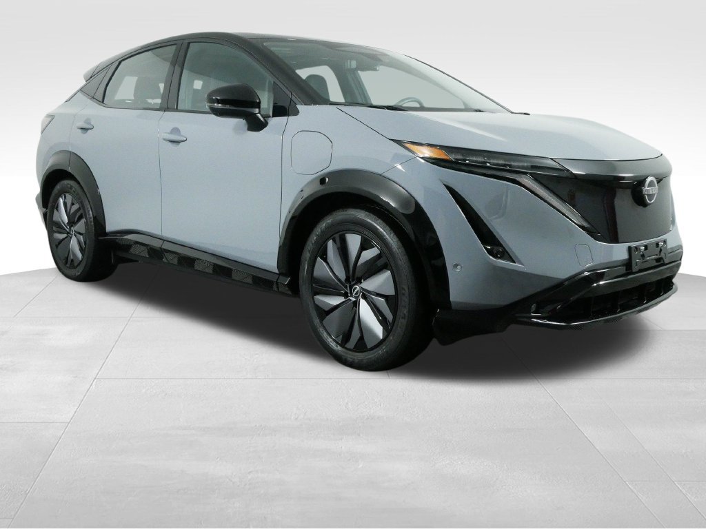 Used 2024 Nissan Ariya AWD image 2