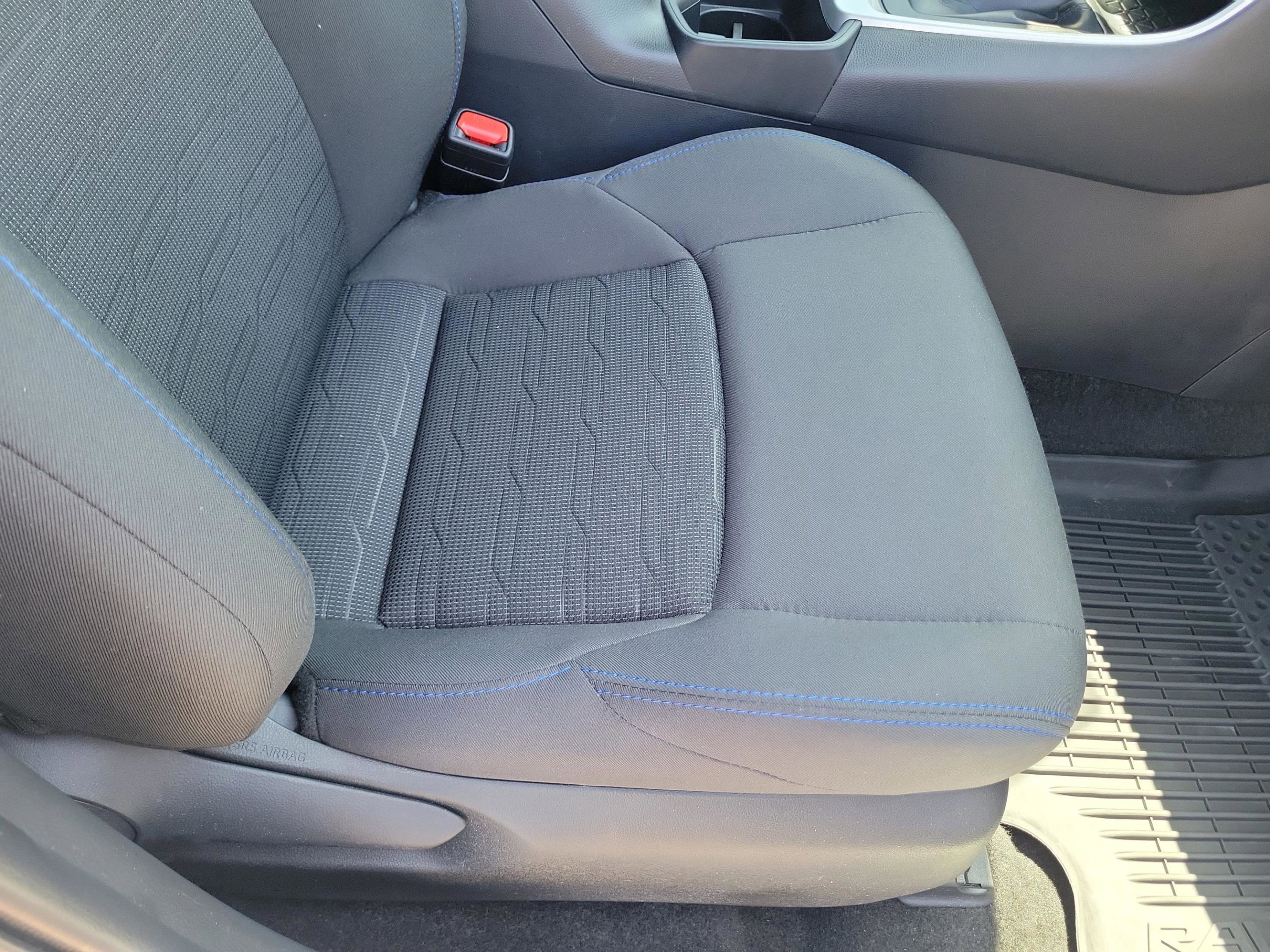 Used 2025 Toyota RAV4 SE AWD/4WD image 18