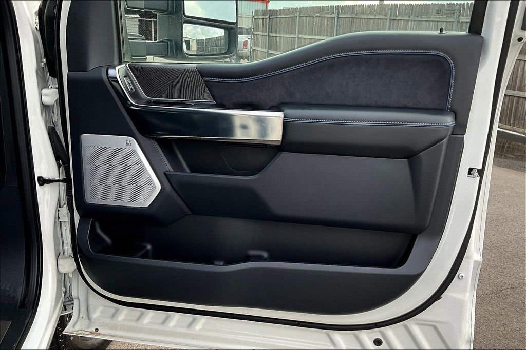 Used 2025 Ford F350 Platinum w/ FX4 Off-Road Package image 19