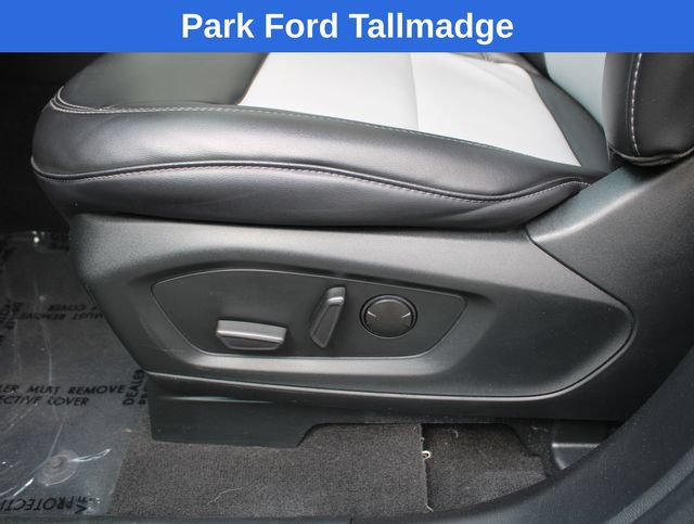 Used 2023 Ford Explorer XLT w/ Equipment Group 202A AWD/4WD image 12