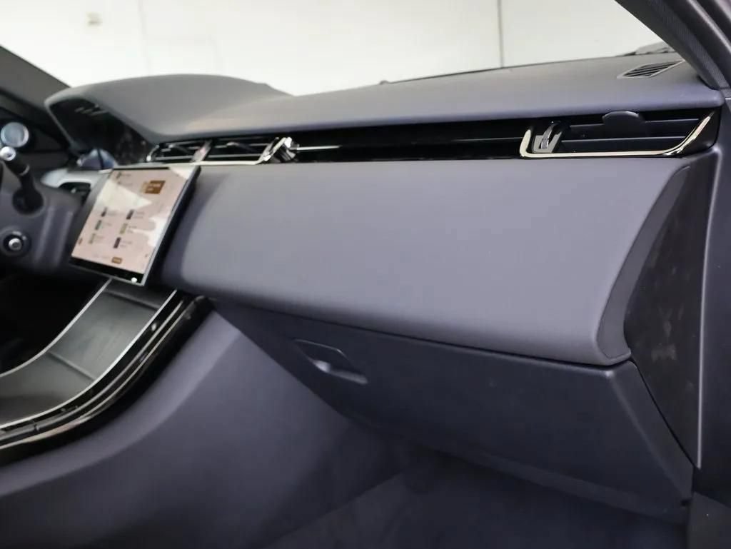 Certified 2026 Land Rover Range Rover Evoque Dynamic SE AWD/4WD image 19