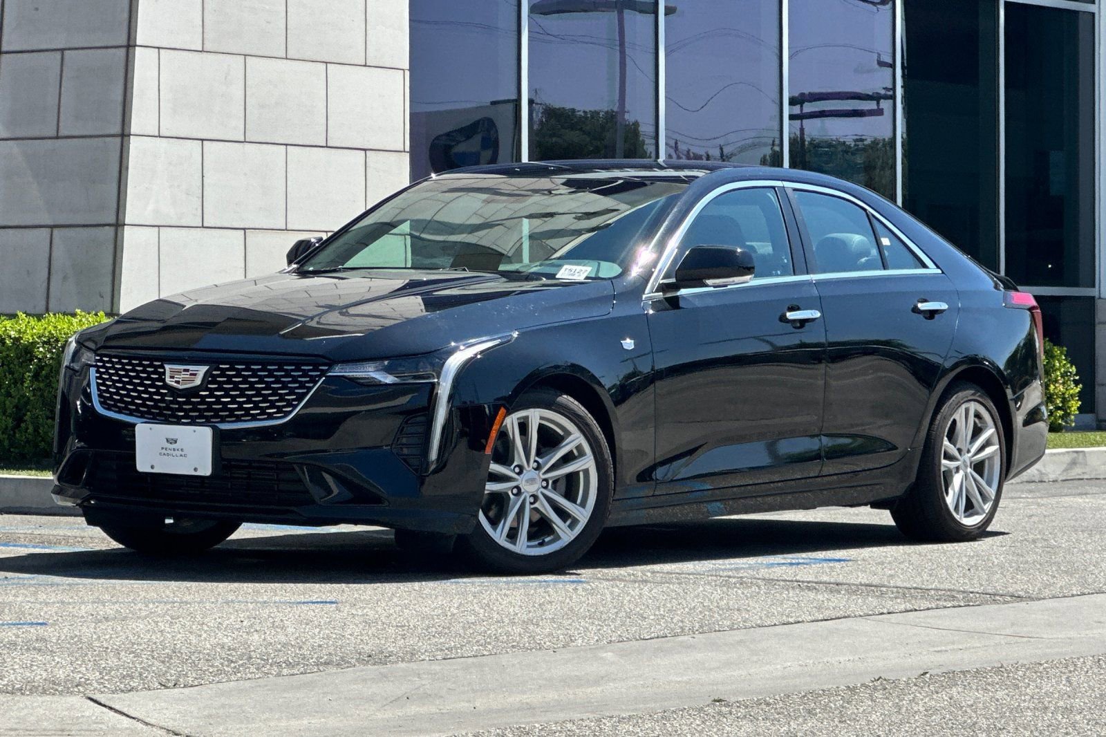 Used 2023 Cadillac CT4 Luxury w/ Cold Weather Package image 8