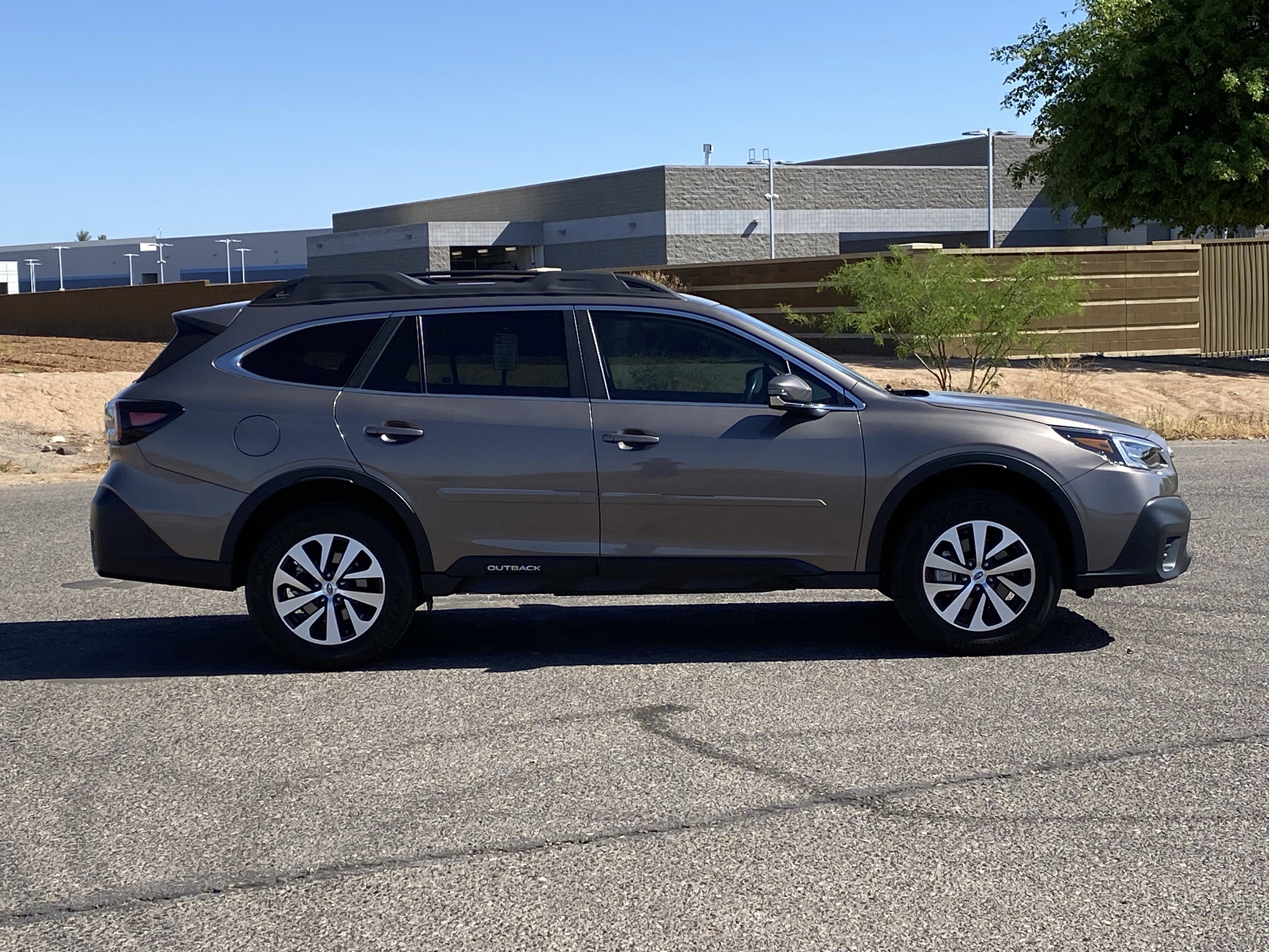 Used 2021 Subaru Outback Premium w/ Popular Package #1 image 2