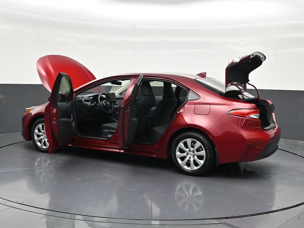 Used 2025 Toyota Corolla LE FWD image 36