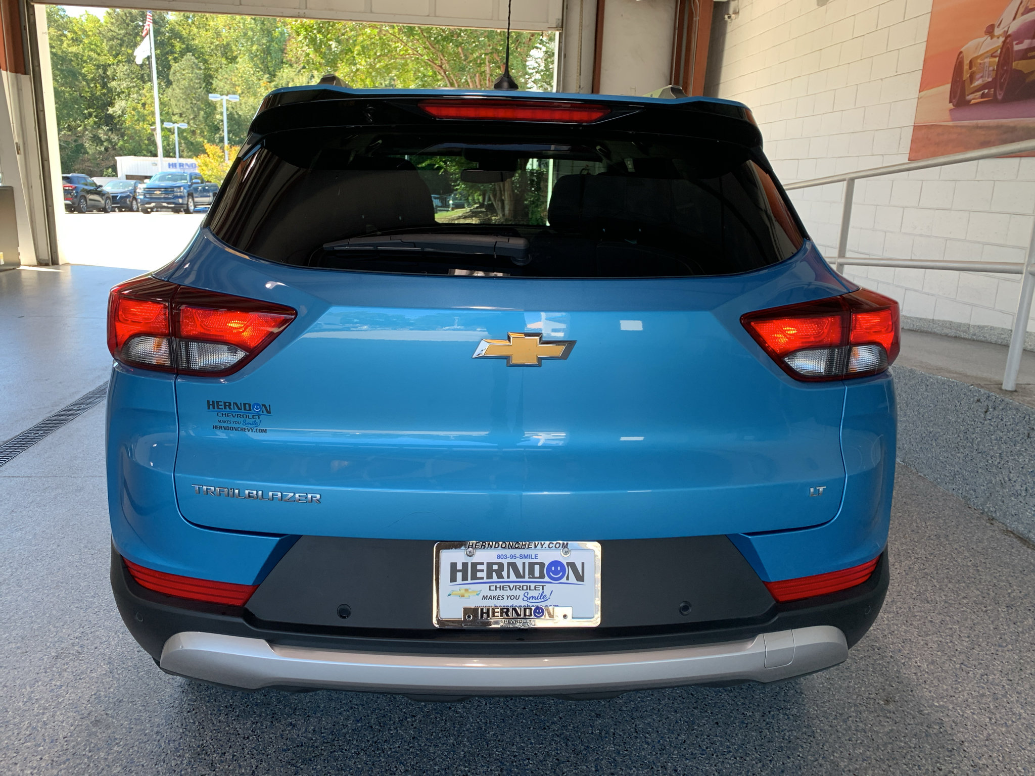 Used 2025 Chevrolet TrailBlazer LT w/ Convenience Package FWD image 7