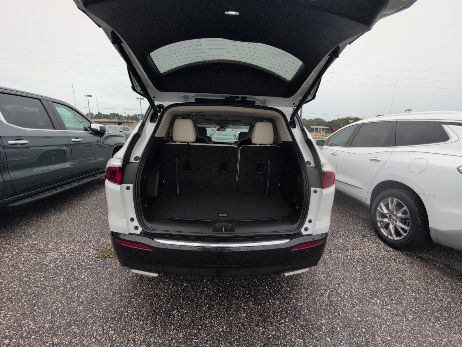 Used 2022 Buick Enclave Essence w/ Experience Buick Package AWD/4WD image 6