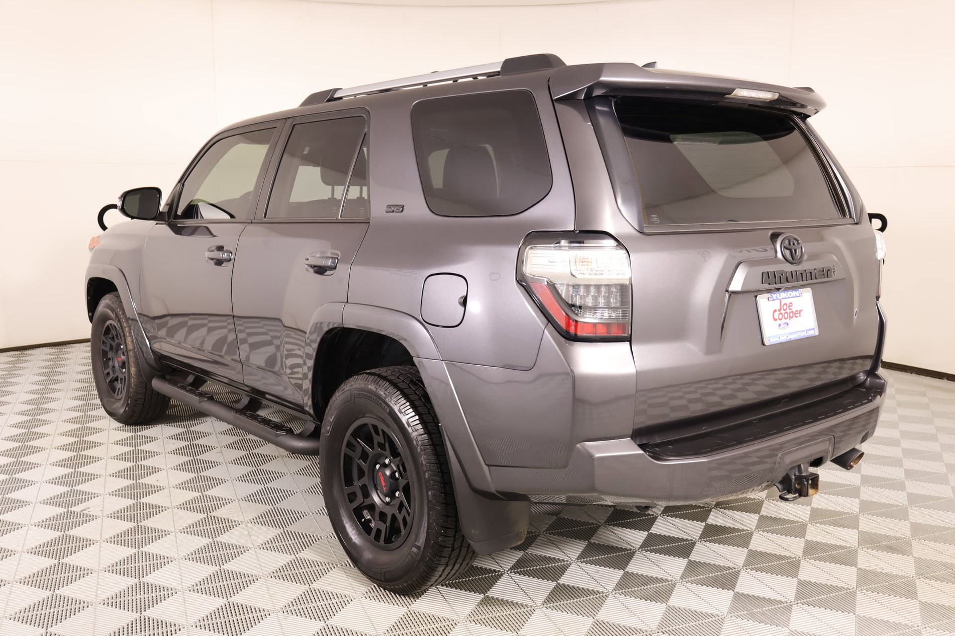 Used 2023 Toyota 4Runner SR5 Premium w/ Moonroof Package AWD/4WD image 25