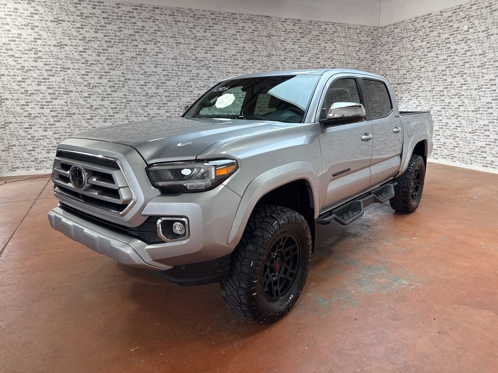 Used 2022 Toyota Tacoma Limited image 3