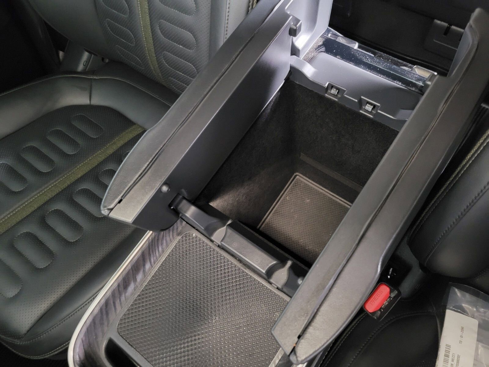 Used 2023 Rivian R1T Adventure image 30