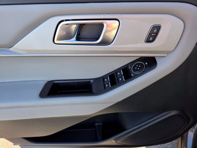 New 2026 Ford Explorer Active w/ Active Comfort Package AWD/4WD image 10