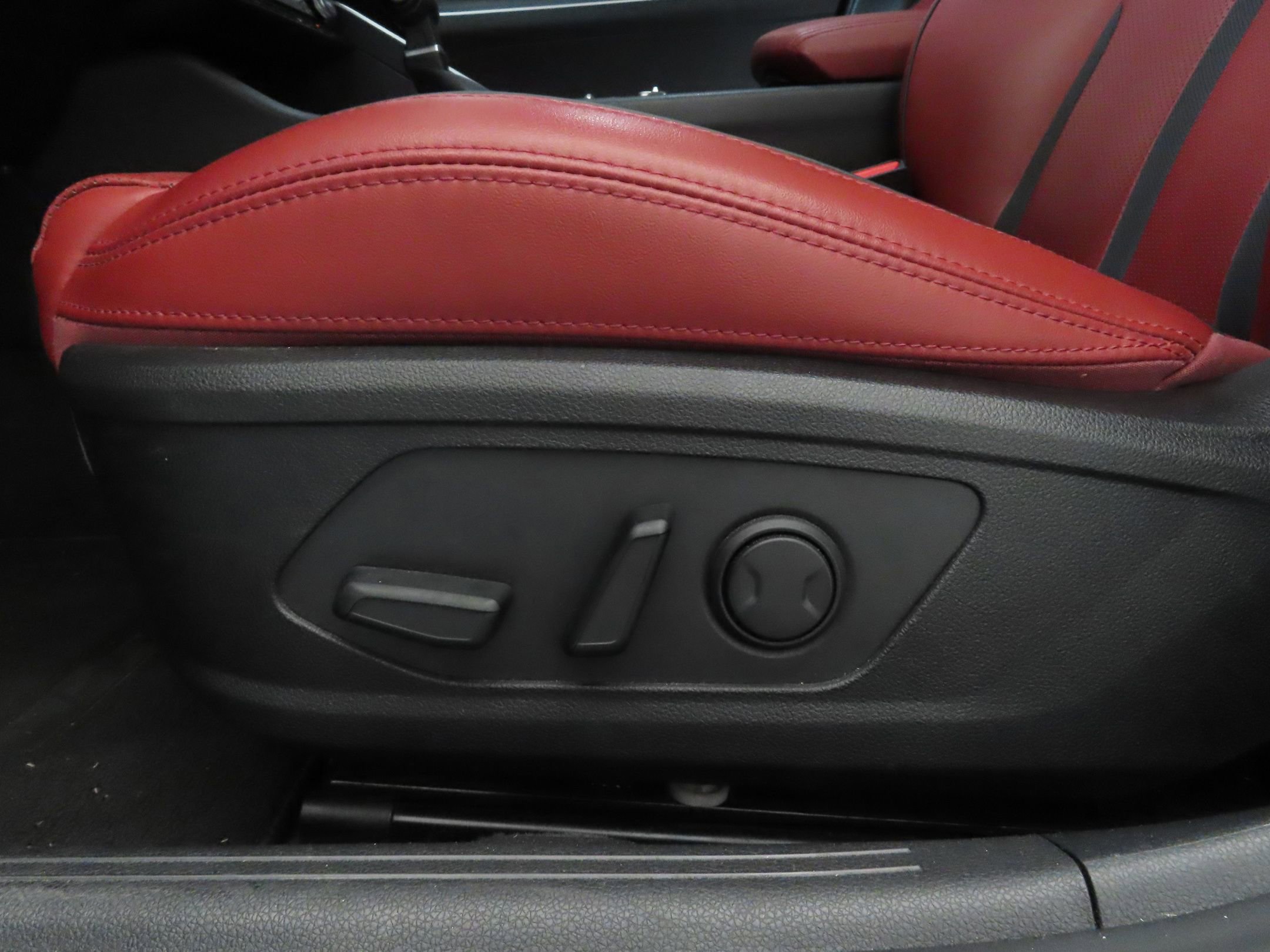 Used 2022 Kia K5 GT-Line w/ GT-Line Awd Premium Package image 12