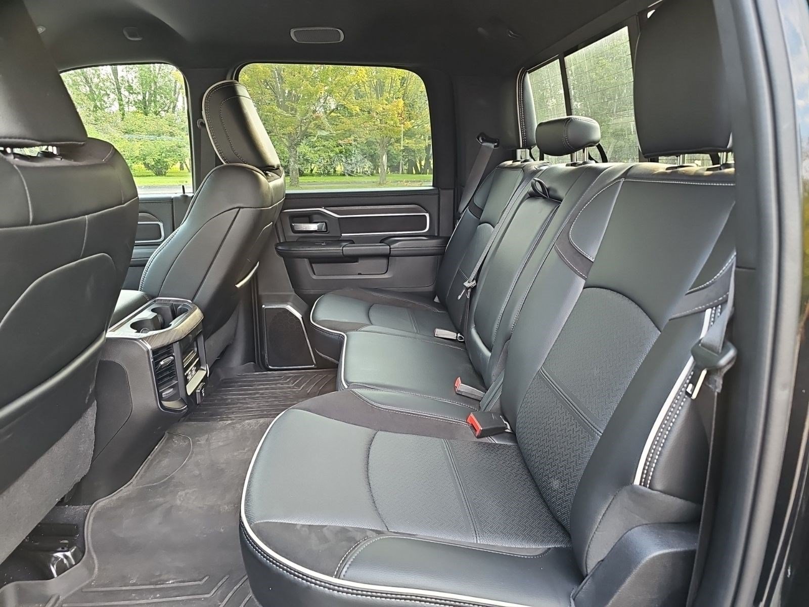 Used 2025 RAM 2500 Laramie AWD/4WD image 16