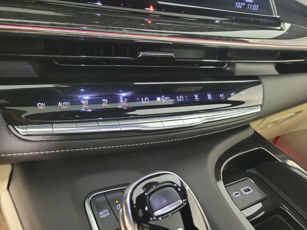 Certified 2024 Cadillac Escalade Premium Luxury AWD/4WD image 29