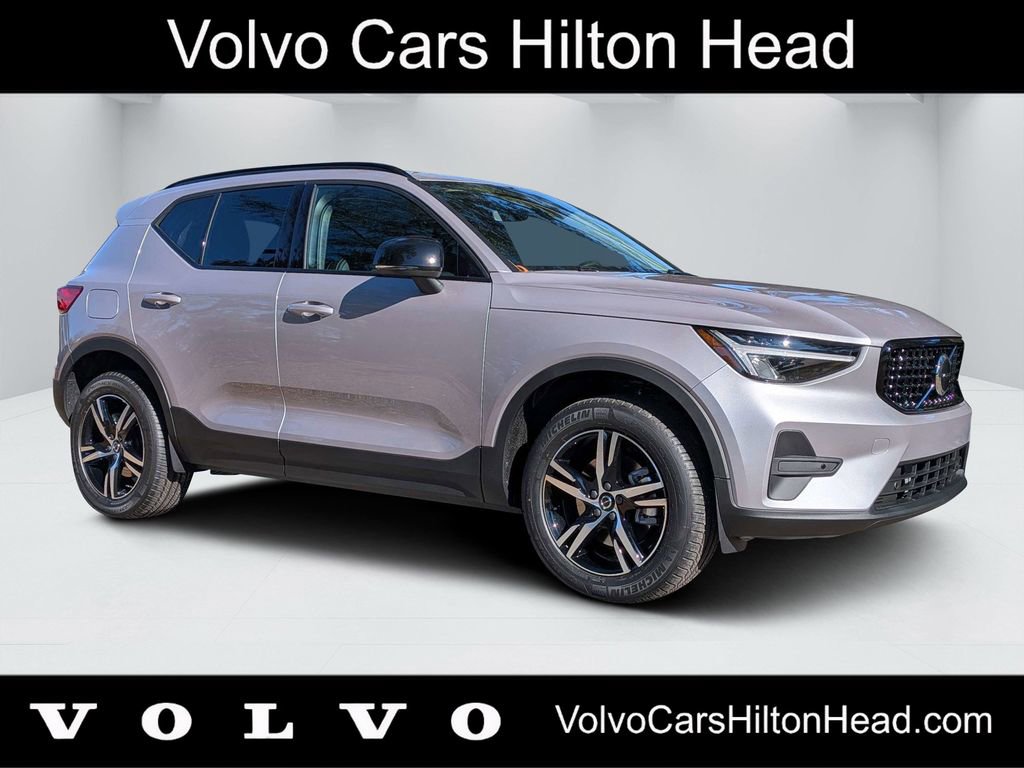 New 2026 Volvo XC40 B4 Core