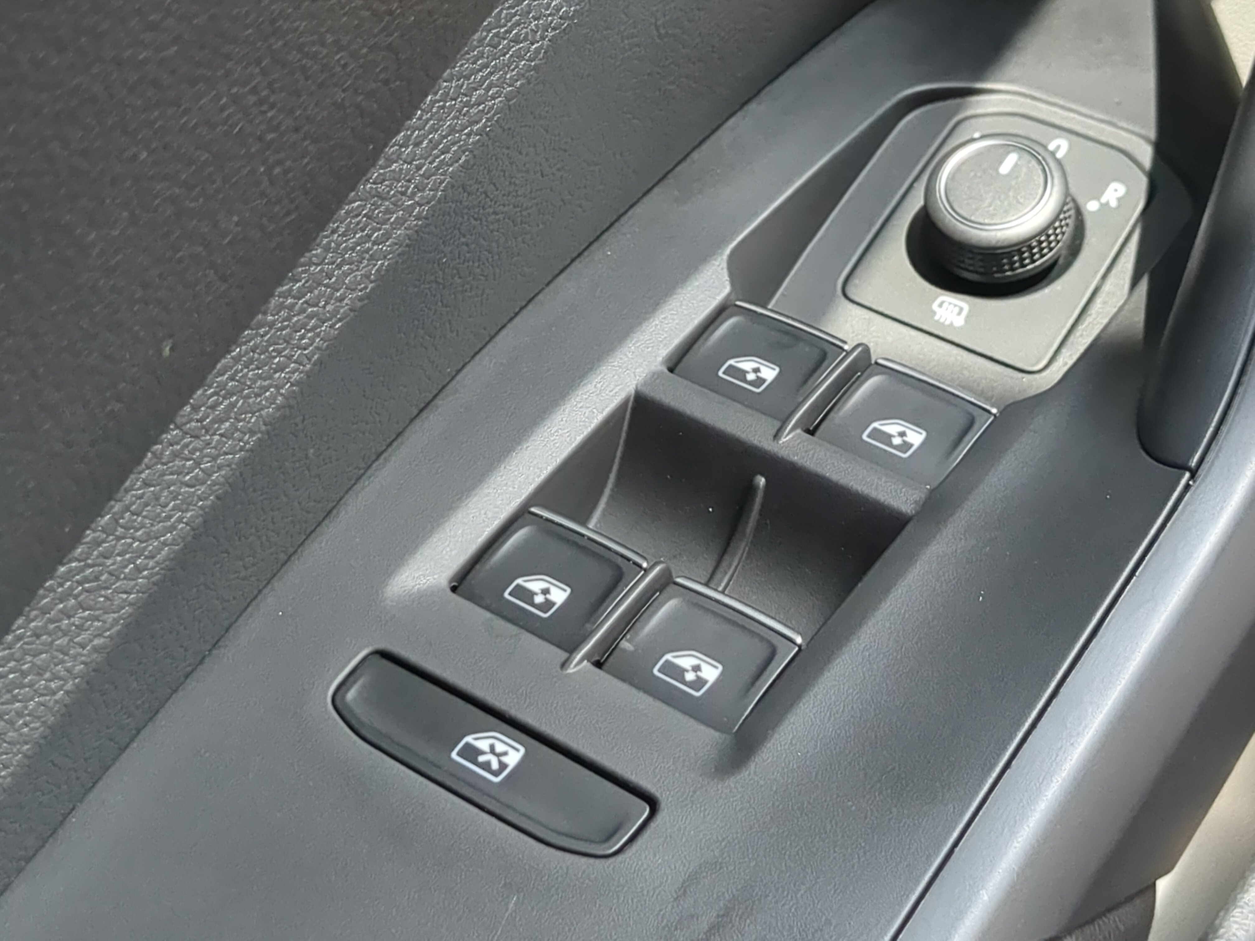 Used 2025 Volkswagen Jetta S FWD image 19