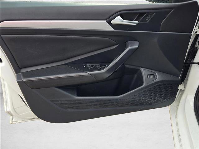 Used 2025 Volkswagen Jetta Sport image 11