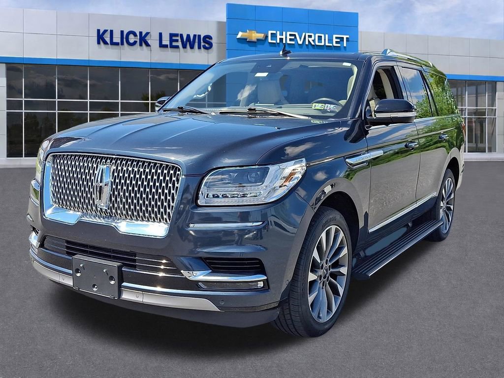 Used 2021 Lincoln Navigator Reserve w/ Luxury Package AWD/4WD image 3
