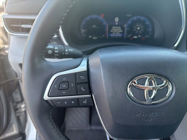 Used 2024 Toyota Highlander Platinum image 28