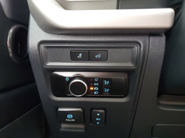Used 2023 Ford Expedition XLT RWD image 28