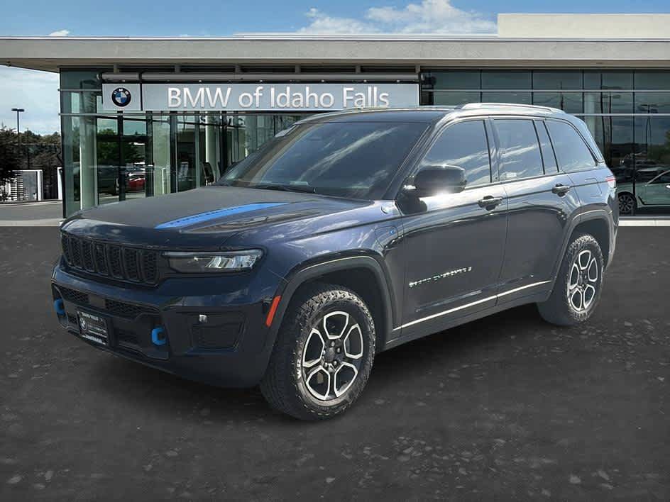 Used 2024 Jeep Grand Cherokee Trailhawk w/ Luxury Tech Group III AWD/4WD image 3