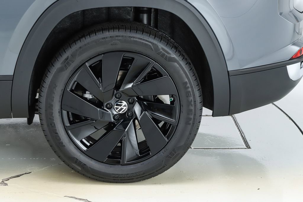 New 2026 Volkswagen Atlas Cross Sport SE image 45