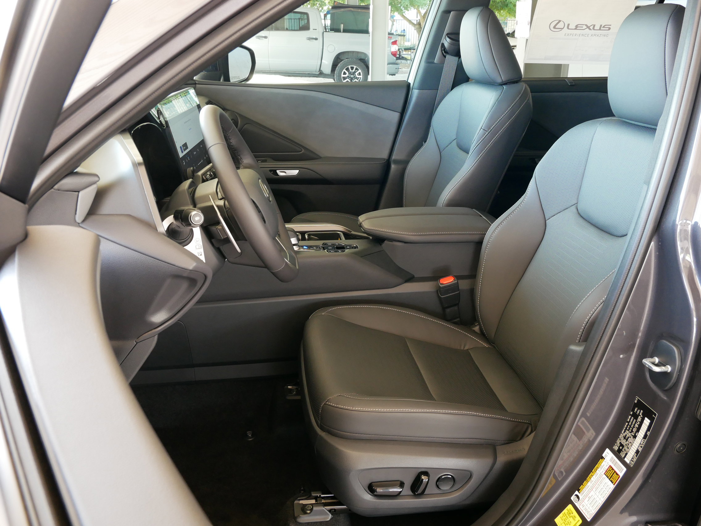 New 2026 Lexus TX 350 AWD image 2