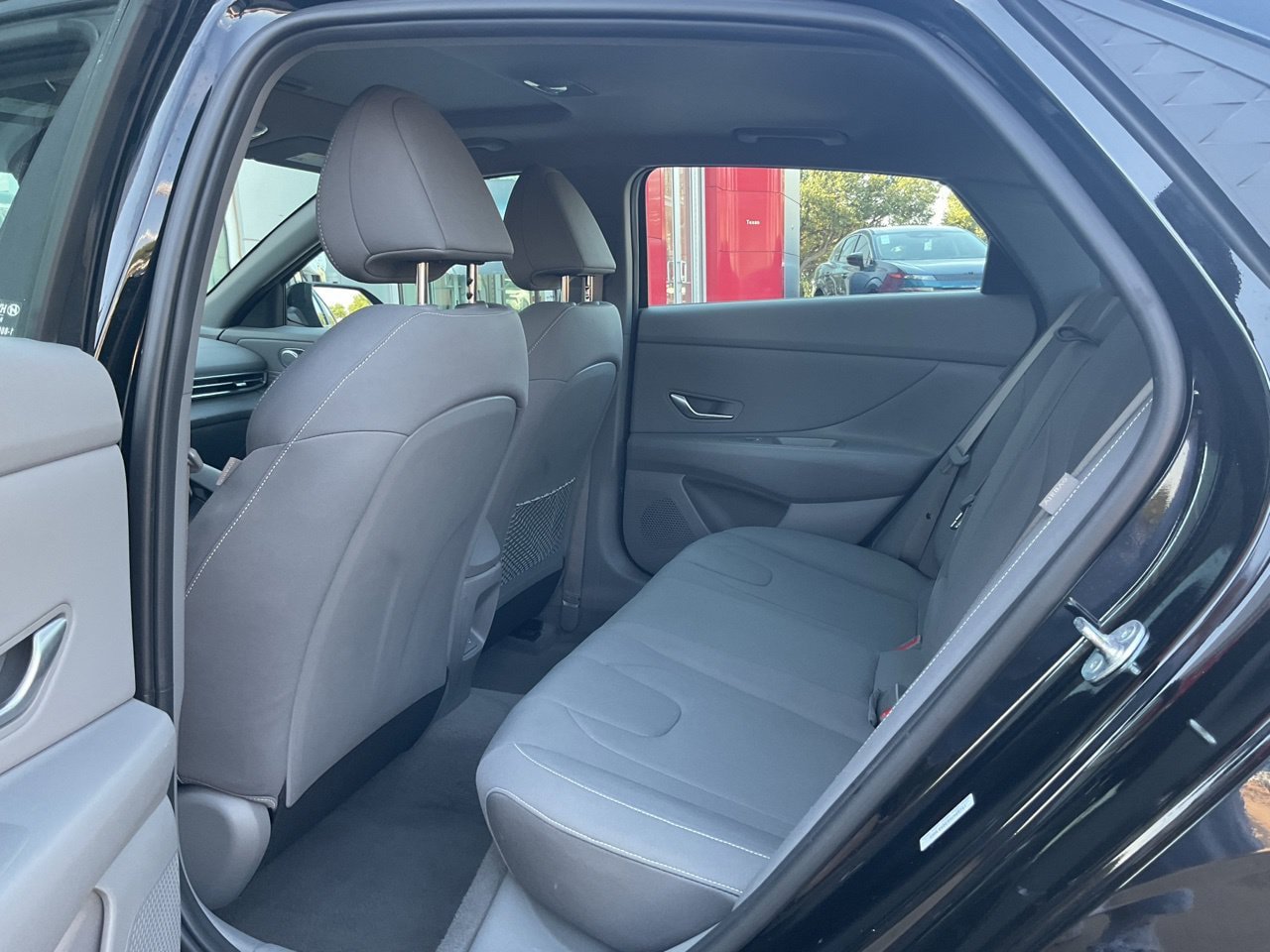 Used 2025 Hyundai Elantra SEL FWD image 10