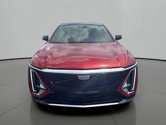 Certified 2025 Cadillac Lyriq Luxury w/ LPO, Floor Liner Package AWD/4WD image 8