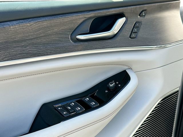 Used 2021 Jeep Grand Cherokee L Overland w/ Advanced Protech Group III image 18