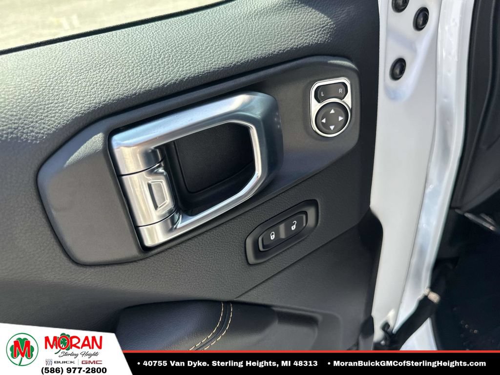 Used 2026 Jeep Wrangler Unlimited Sahara AWD/4WD image 19