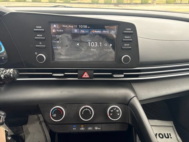 Used 2026 Hyundai Elantra SE FWD image 14