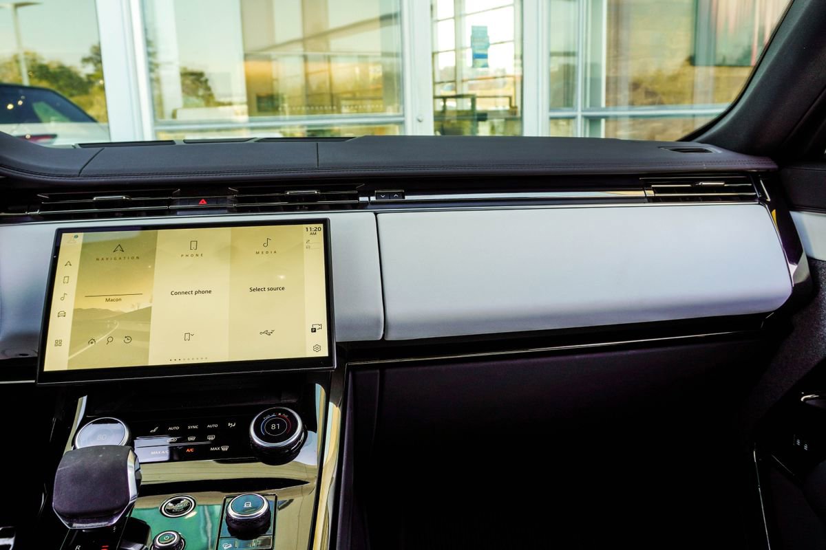 Used 2023 Land Rover Range Rover Sport SE Dynamic image 18