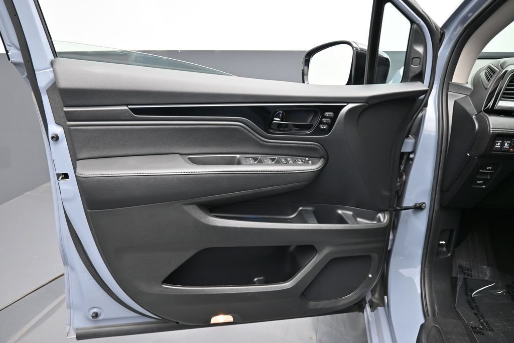 Used 2025 Honda Odyssey Elite image 18