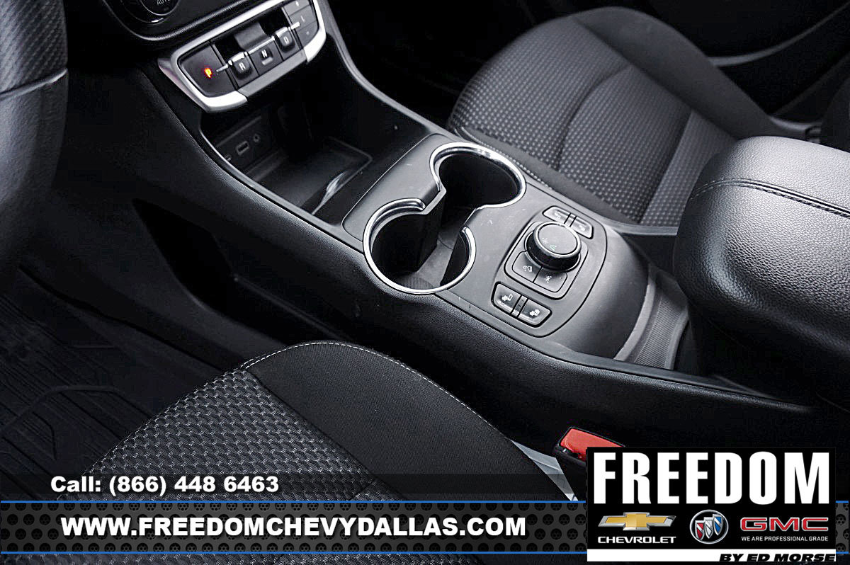 Used 2024 GMC Terrain SLE w/ Driver Convenience Package image 31