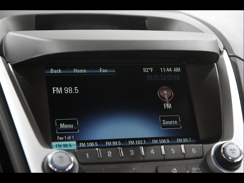 Used 2017 Chevrolet Equinox Premier w/ Enhanced Convenience Package AWD/4WD image 10