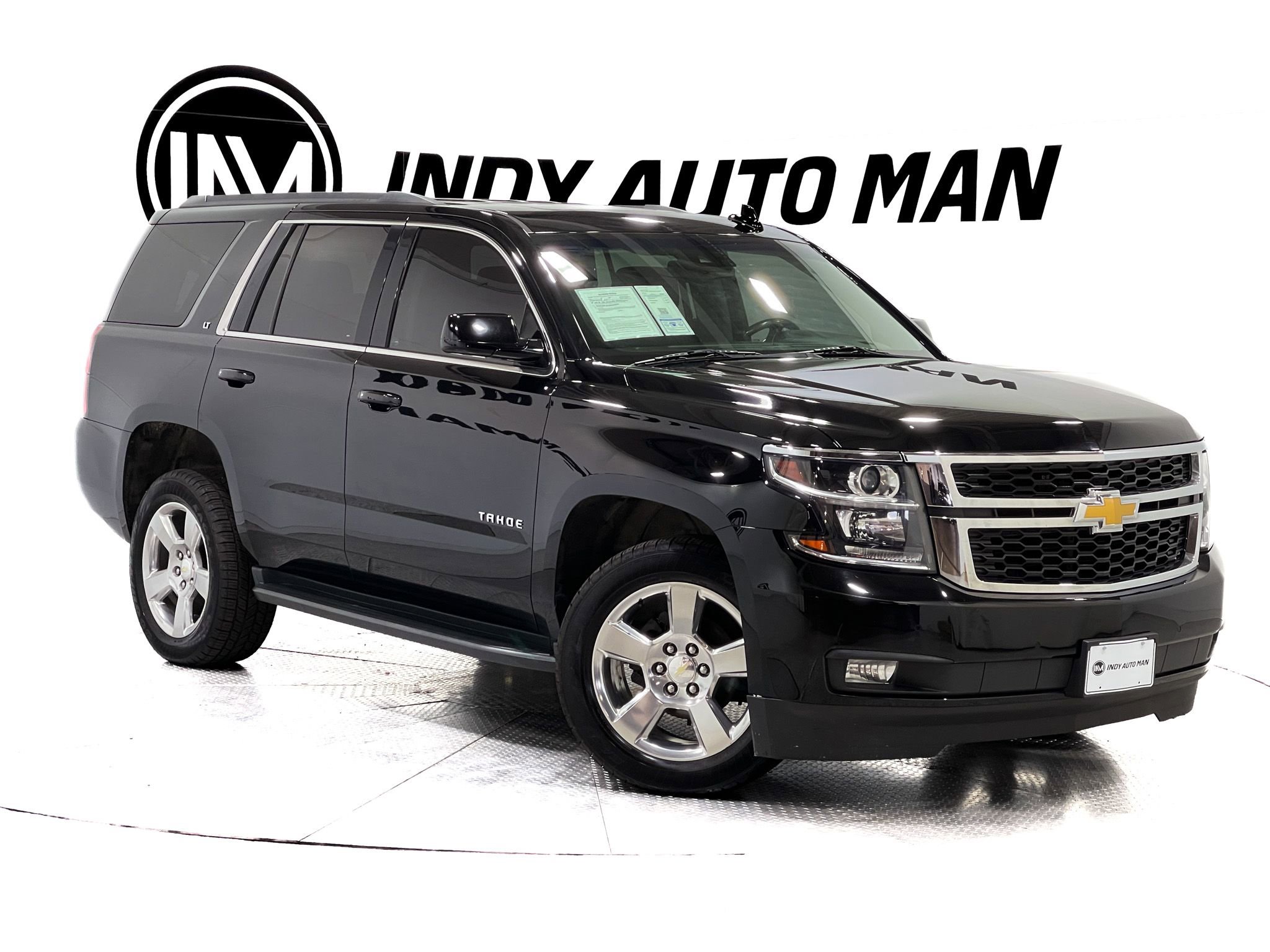 Used 2018 Chevrolet Tahoe LT w/ Luxury Package AWD/4WD image 2