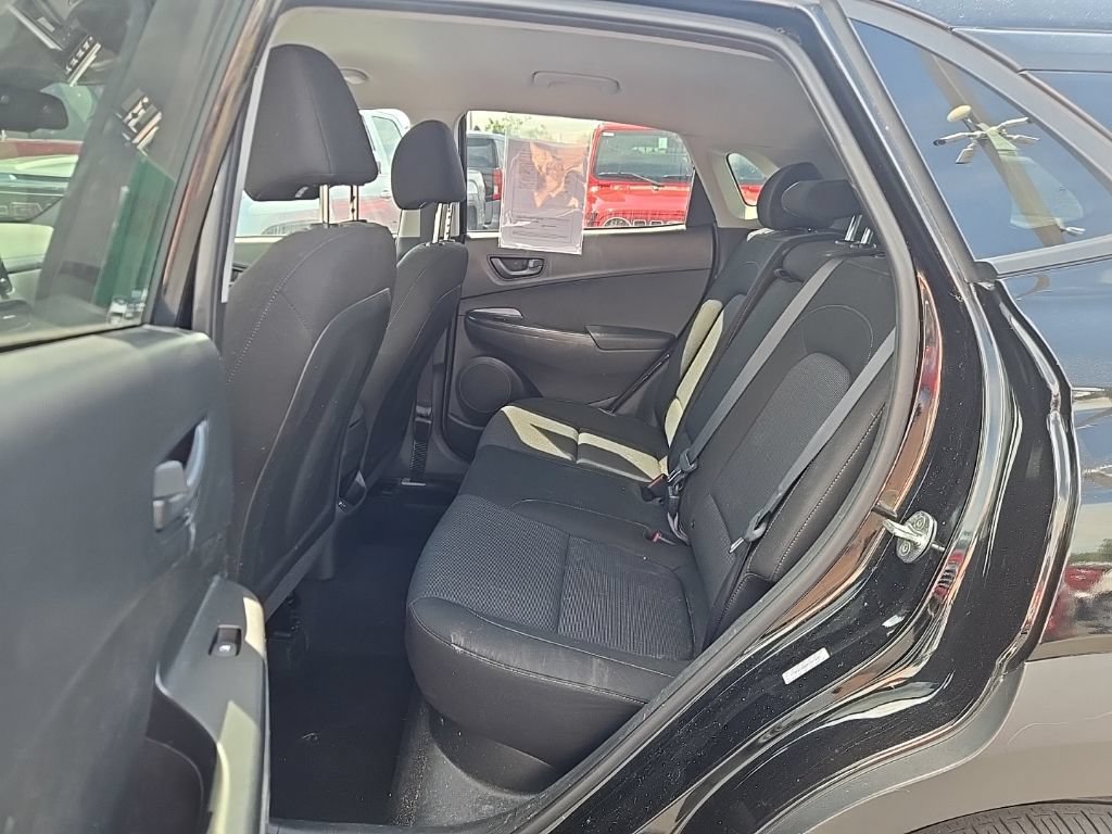 Used 2023 Hyundai Kona SEL AWD/4WD image 9