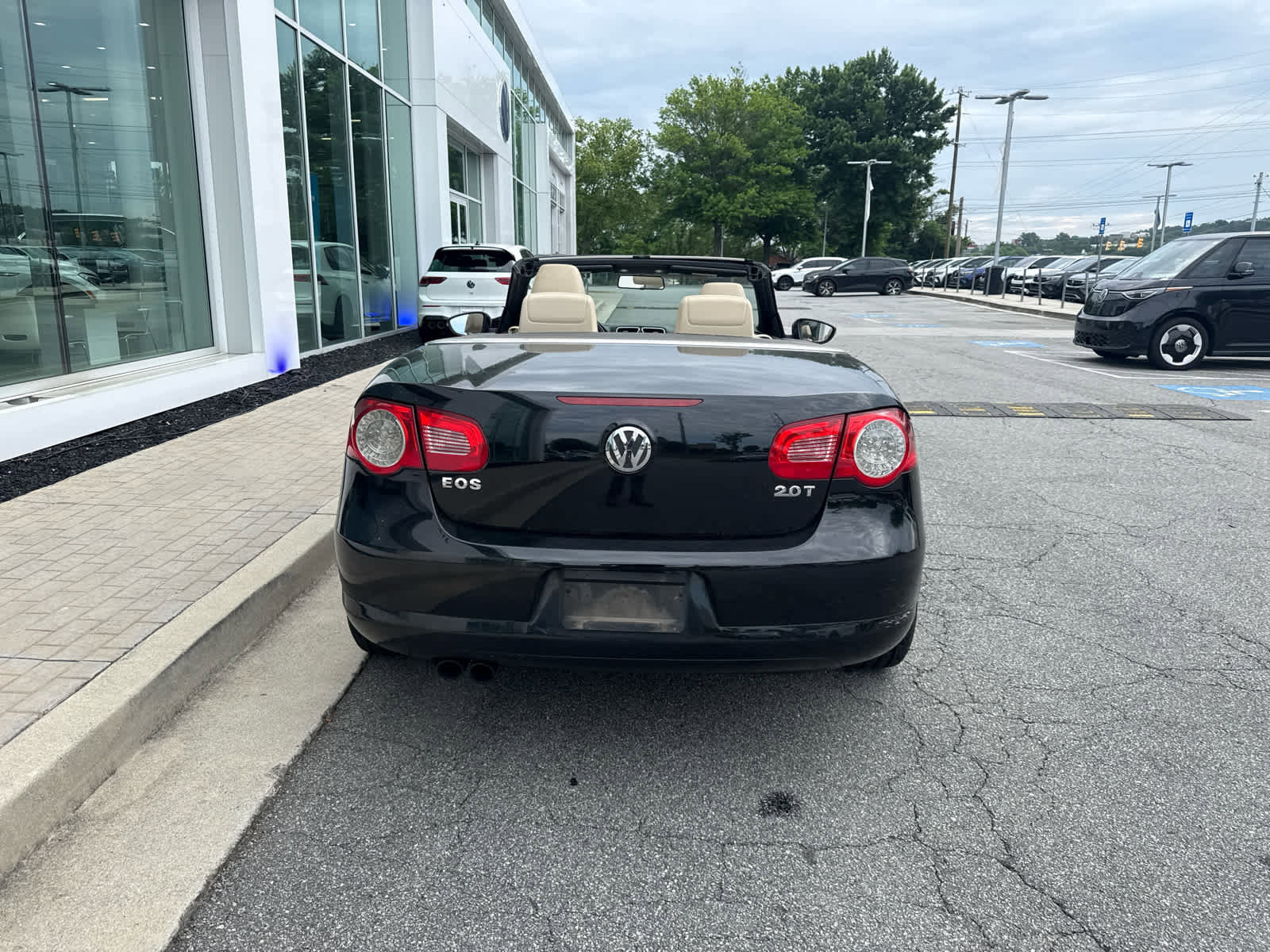 Used 2009 Volkswagen Eos Komfort FWD image 11
