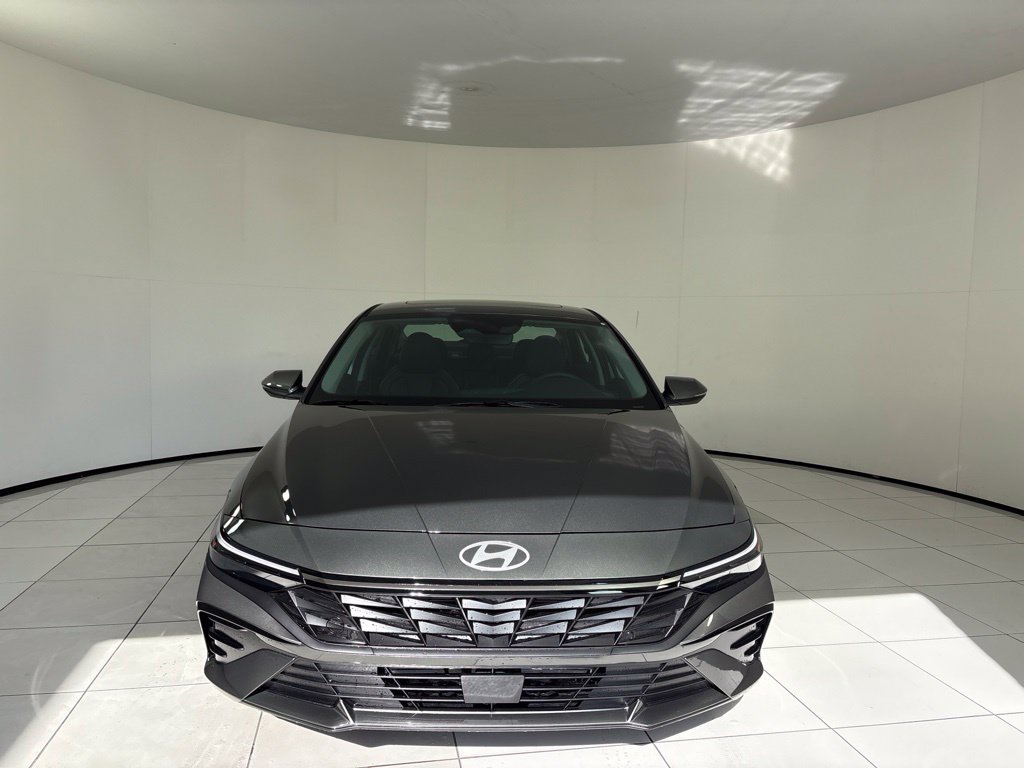 New 2026 Hyundai Elantra Limited FWD image 8