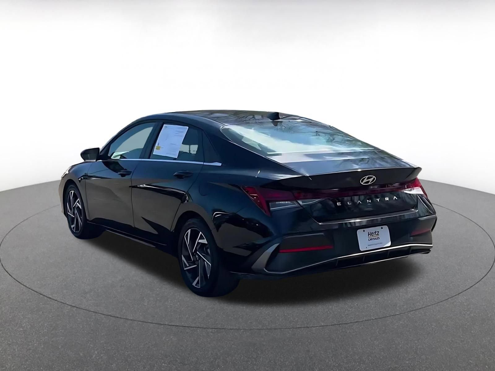 Used 2025 Hyundai Elantra SEL image 10
