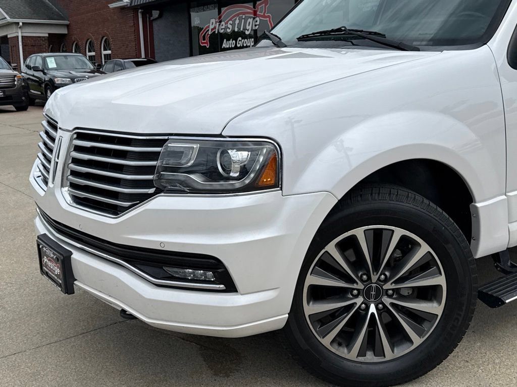 Used 2017 Lincoln Navigator Select AWD/4WD image 24